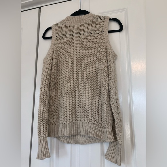Aeropostale Cold shoulder sweater - Picture 5 of 6